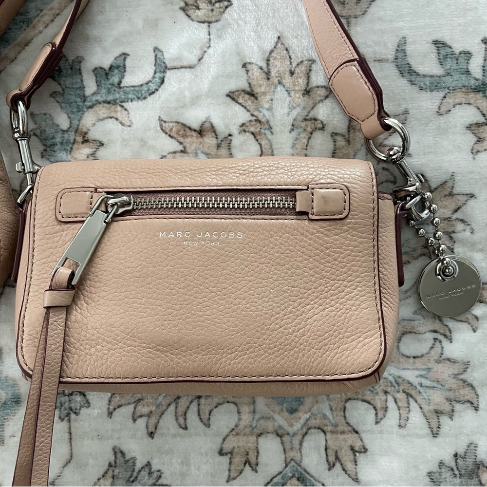 Marc Jacobs Soft Peach Leather Crossbody - Picture 2 of 16